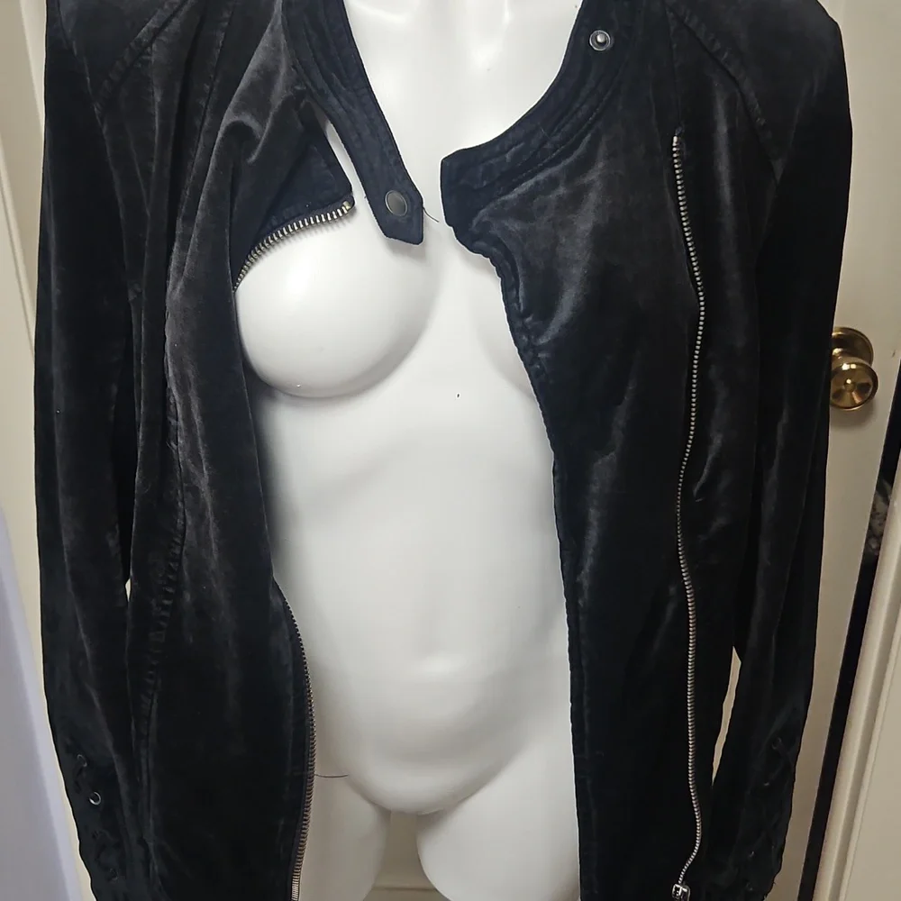 Free Peopke Black Velvet Jacket - Picture 8 of 14